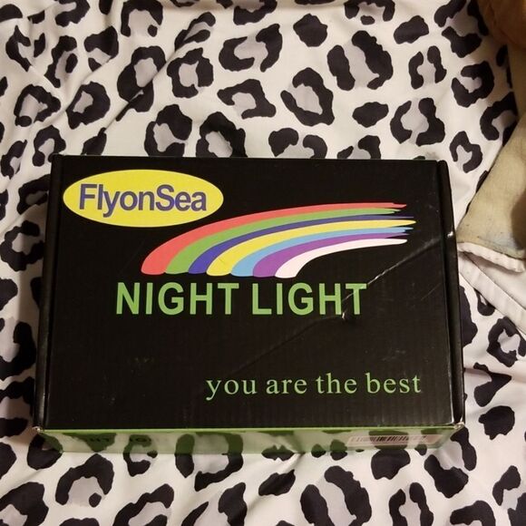 FlyonSea Night Light - Picture 1 of 6